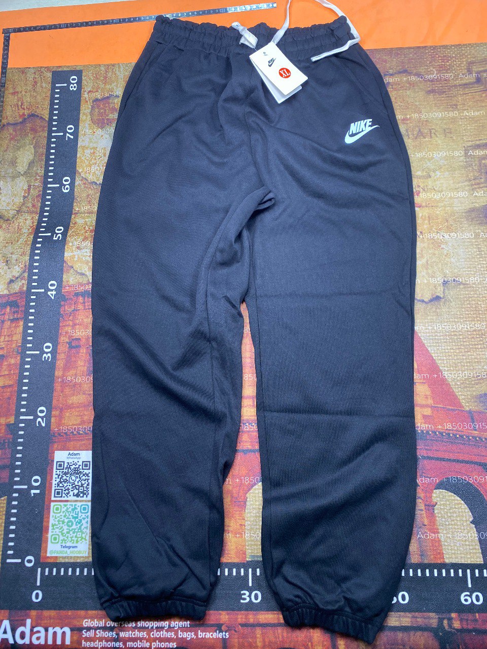 NIKE Sweatpants