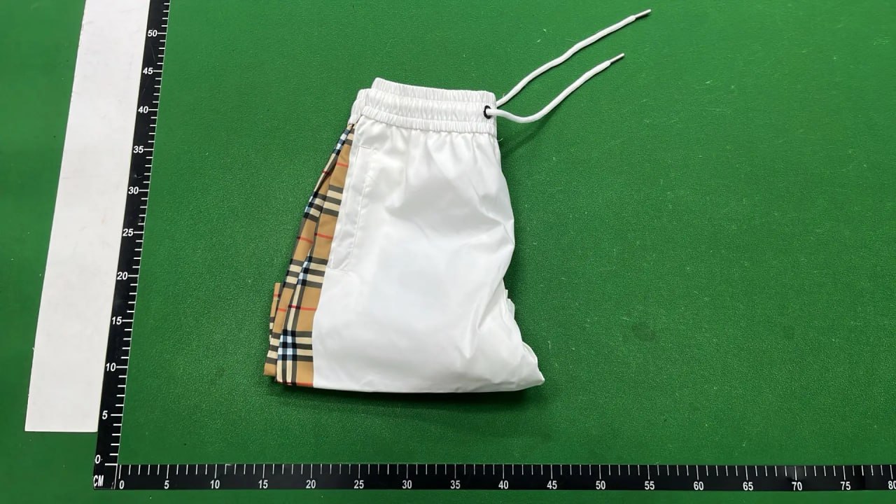 Burberry shorts （35+）
