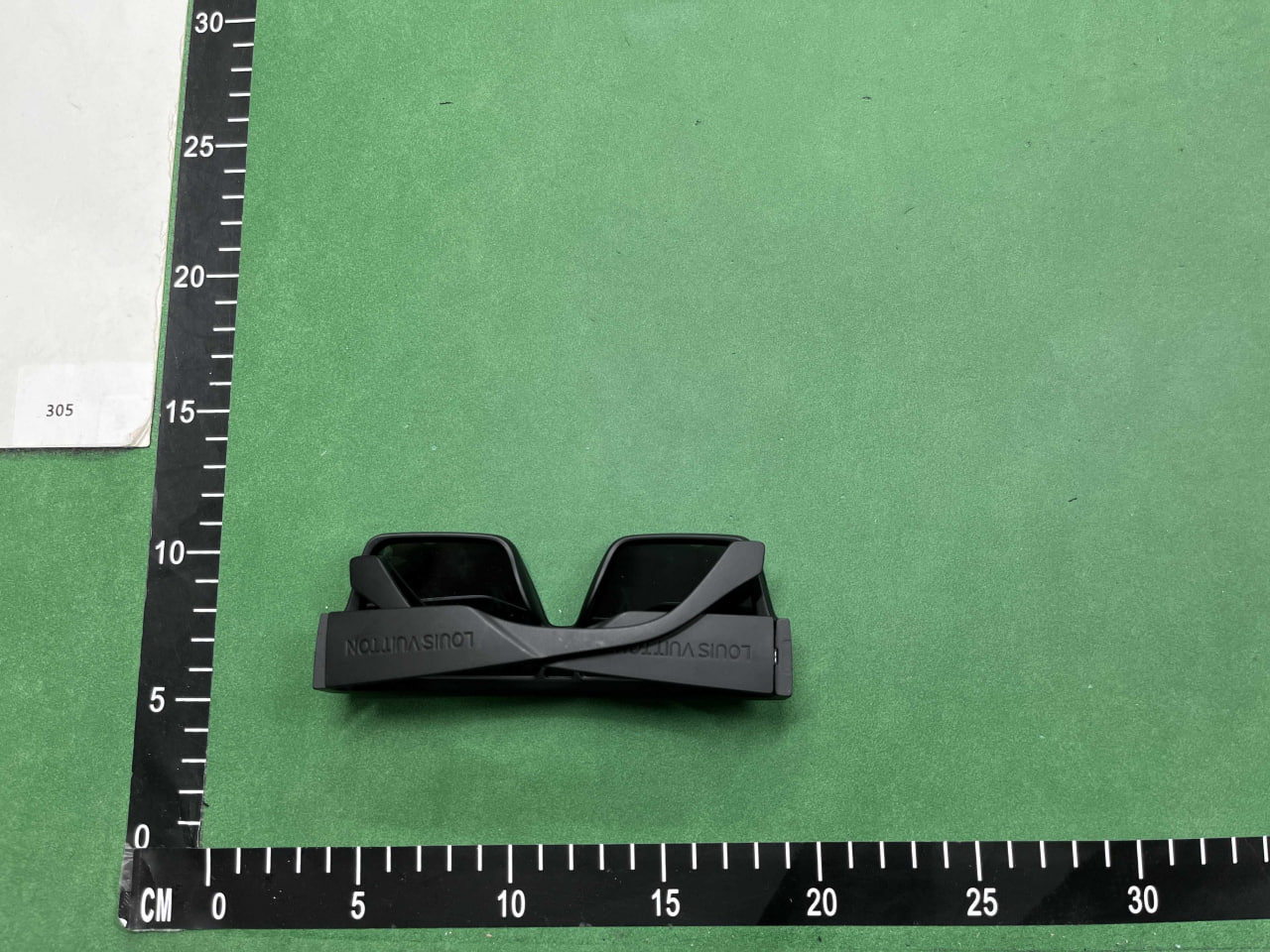 Louis Vuitton Gucci Burberry Prada sunglasses (20+)