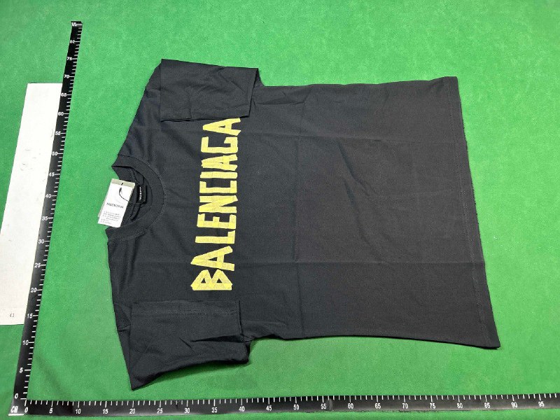 Balenciaga T-shirt( 40 + styles)