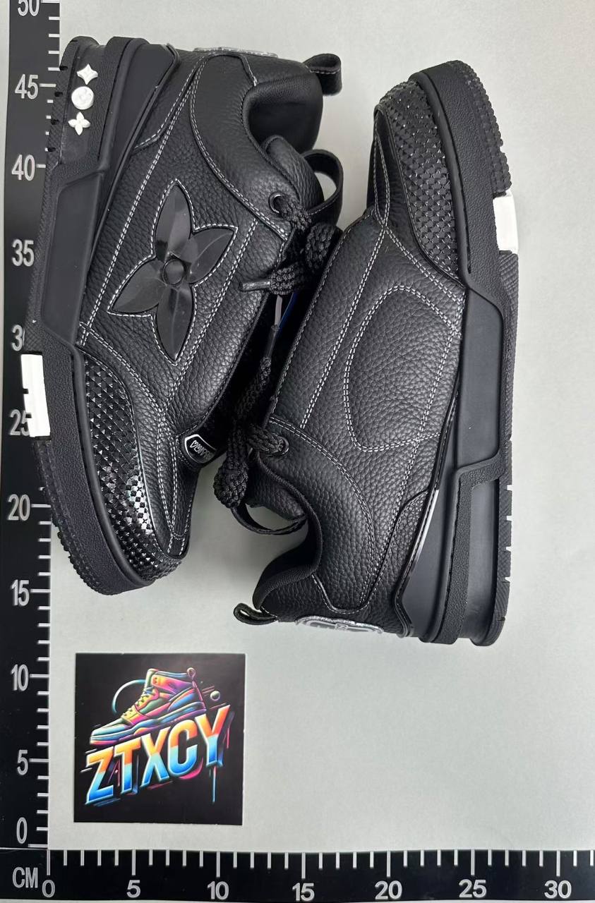 LV Skate Sneaker （color 29）