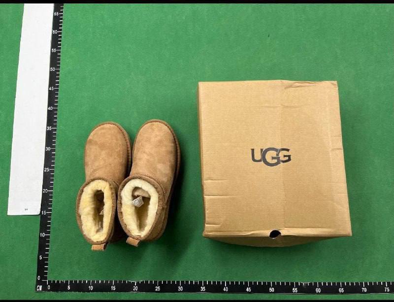  UGG Snow Boots
