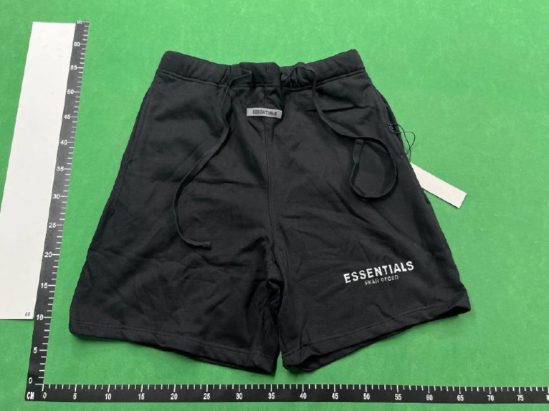 ESSENTIALS SHORTS