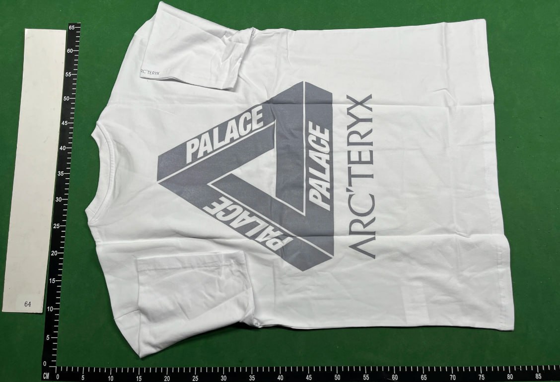 palace T-shirt
