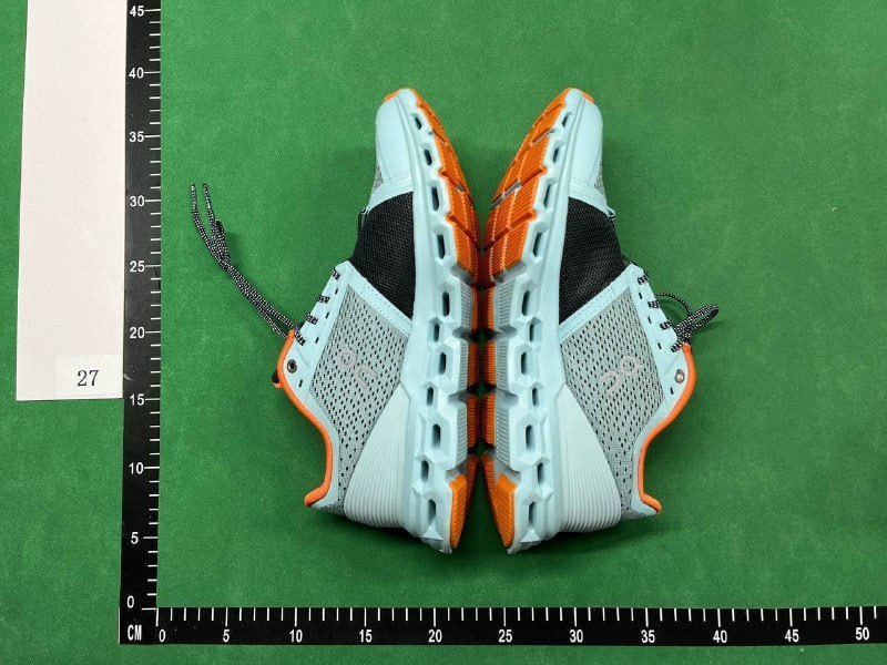 On cloud shoes    (30 CP)