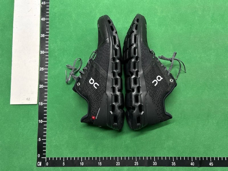 On cloud shoes    (30 CP)