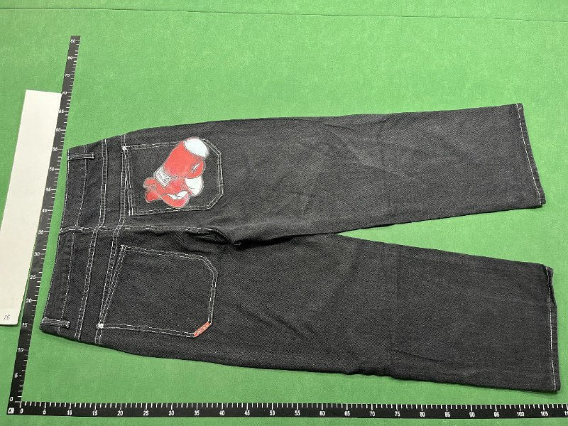  Jnco jeans    (40 CP)