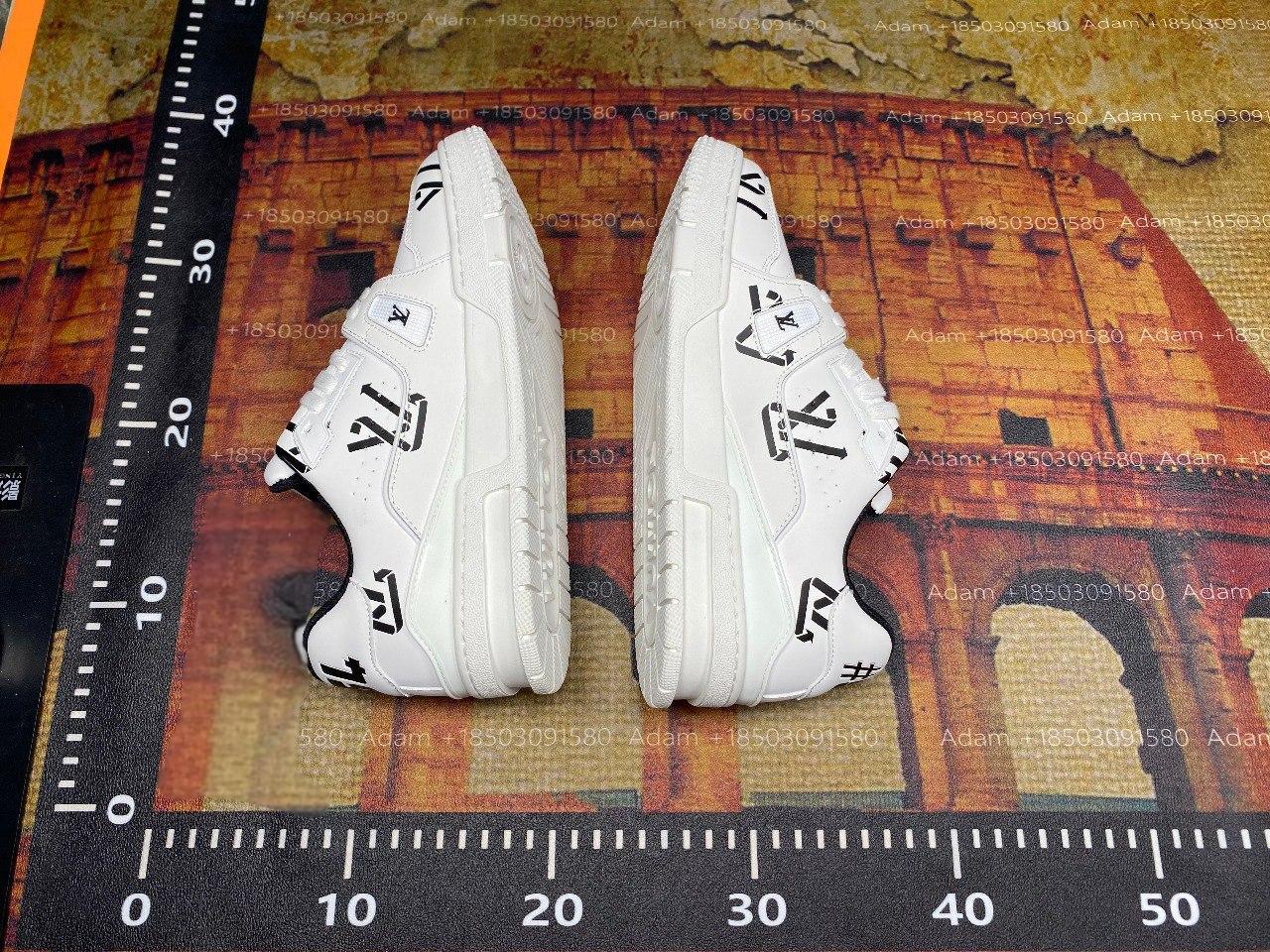 LV TRAINER SNRAKERSA