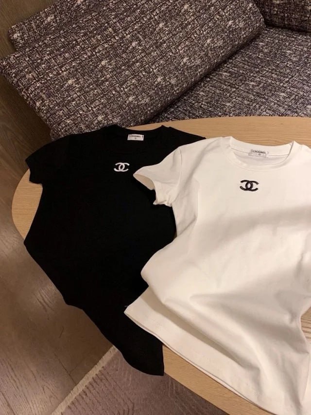 CHANEL T-SHIRT