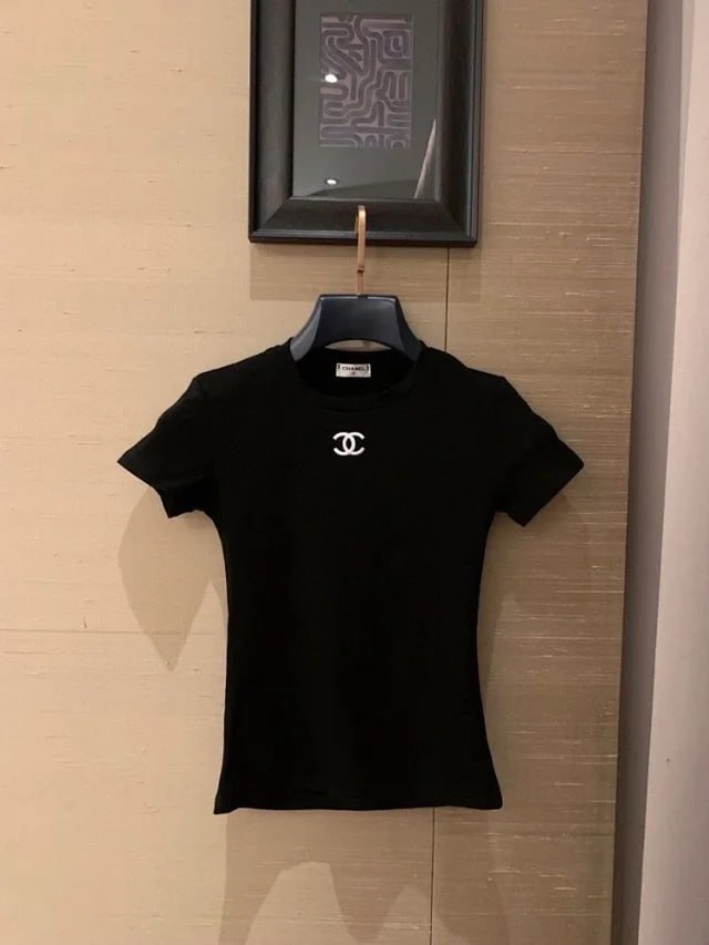 CHANEL T-SHIRT