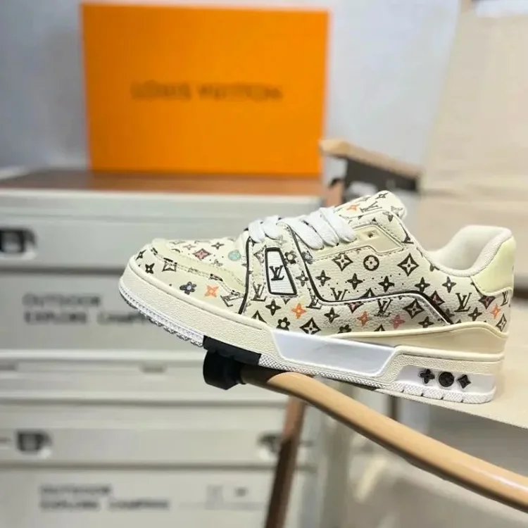 Lv  Trainer