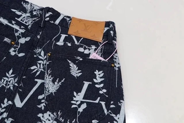 Louis Vuitton LV stylish and comfortable jeans