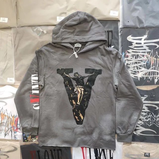 VLONE Classic print with big logo on the back for couples