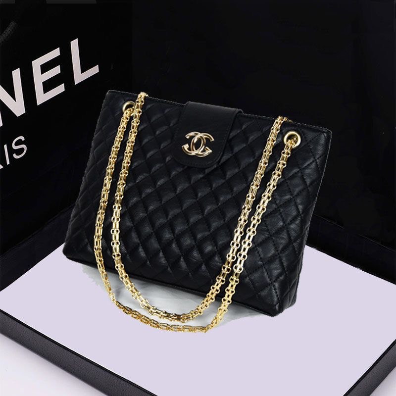 Chanel Fashion Bag 